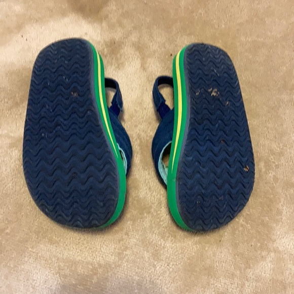 Cat and Jack flip flops boys size 5/6 - Picture 4 of 7